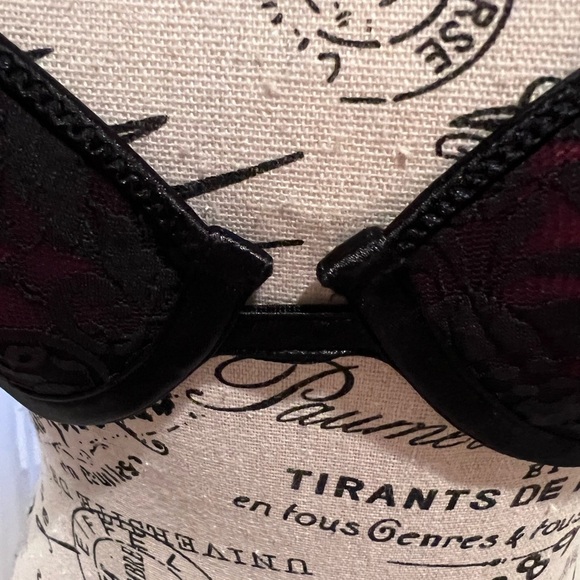 Wonderbra size 34A elegant Black and Red Lace  bra, EUC - Picture 8 of 8